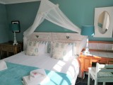 Loft bedroom 1 with king or twin beds